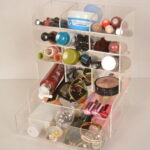 منظم مكياج أكريليك شفاف مع درج – صندوق تخزين تجميلي بـ 12 قسمًا – لحمل أدوات التجميل، الإكسسوارات، العطور، والفرش – مثالي لطاولة الزينة أو الحمام